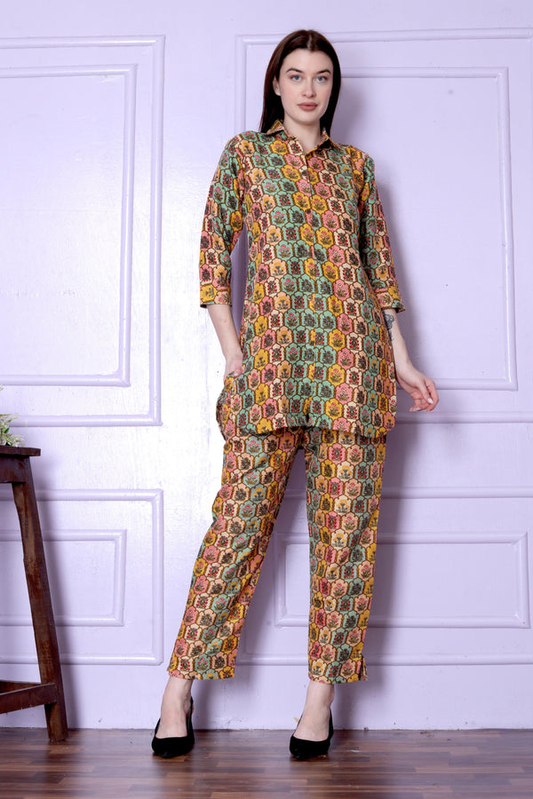 Women Printed Regular Kurti with Trousers Plazzo