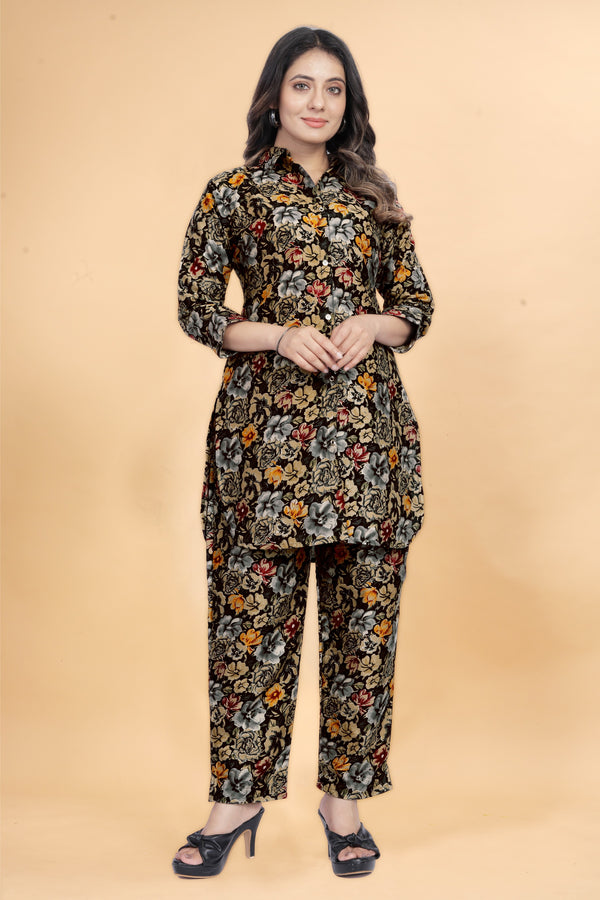 Women Floral Printed Regular Kurti with Trousers