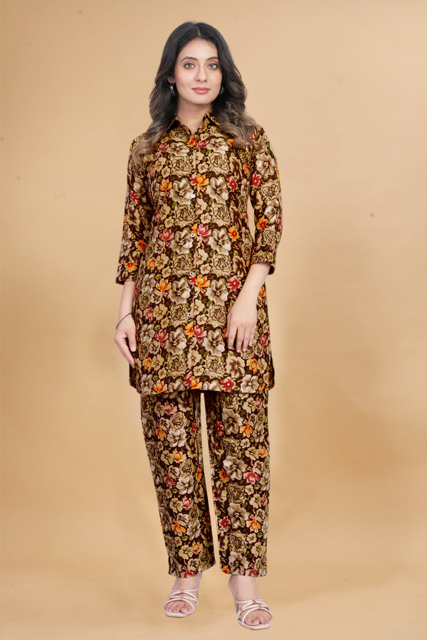 Women Floral Printed Regular Kurti with Trousers