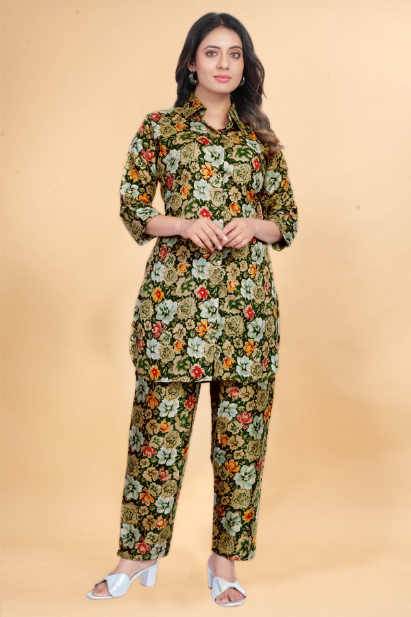 Women Floral Printed Regular Kurti with Trousers